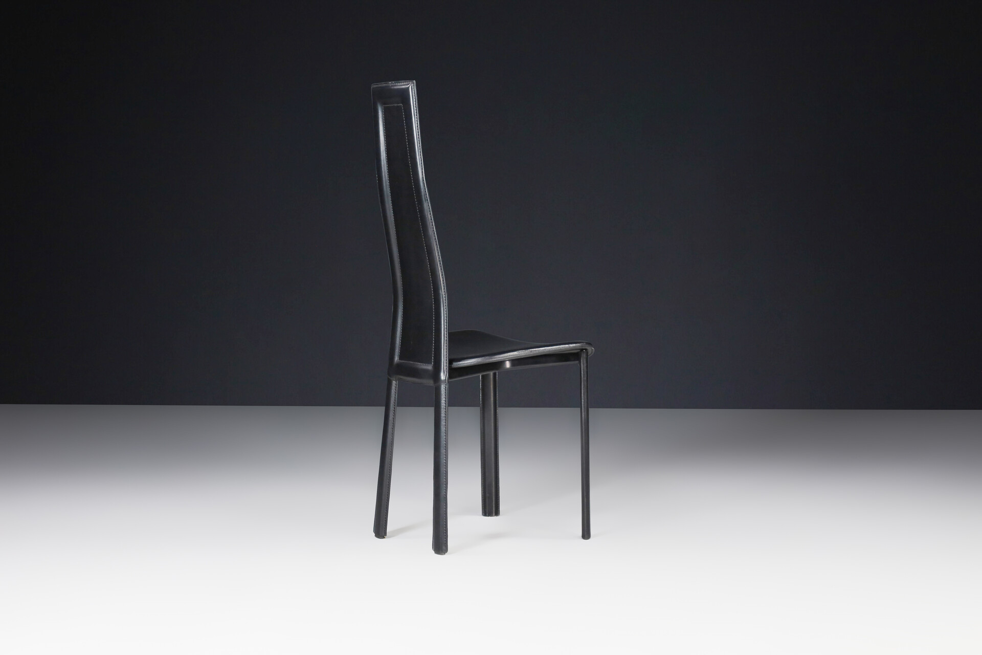 Black leather design High back 'alice' dining chairs by giorgio cattelan, Italy 1980s Mid-20th century