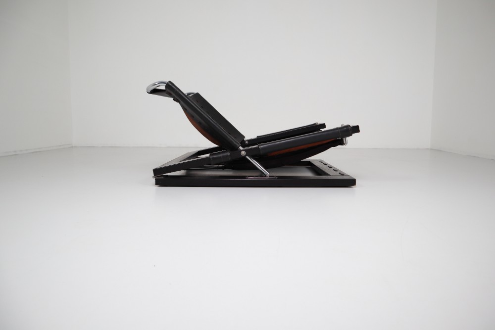 Brutalist Adjustable chair which was made by Sonja Wasseur. Amsterdam 1970’s