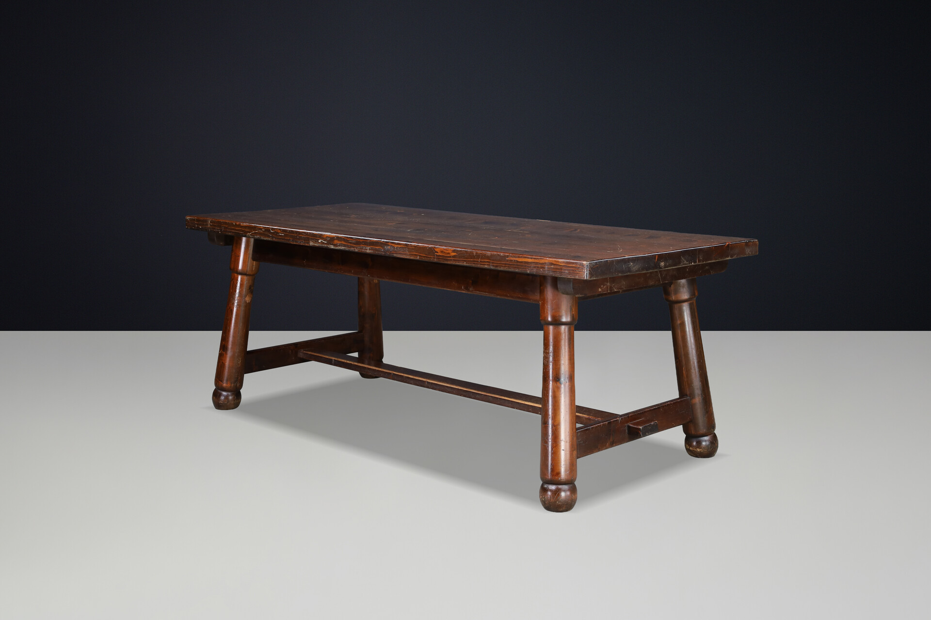 Brutalist Large french pine dining table BY MEUBLES GEORGES ROBERT, France 1950 Mid-20th century