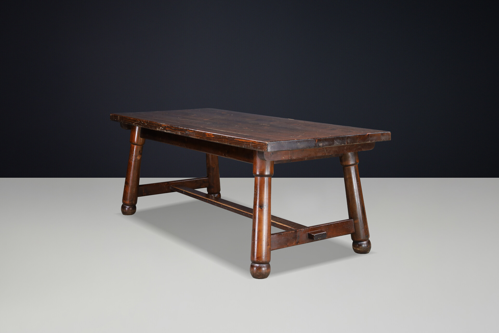 Brutalist Large french pine dining table BY MEUBLES GEORGES ROBERT, France 1950 Mid-20th century