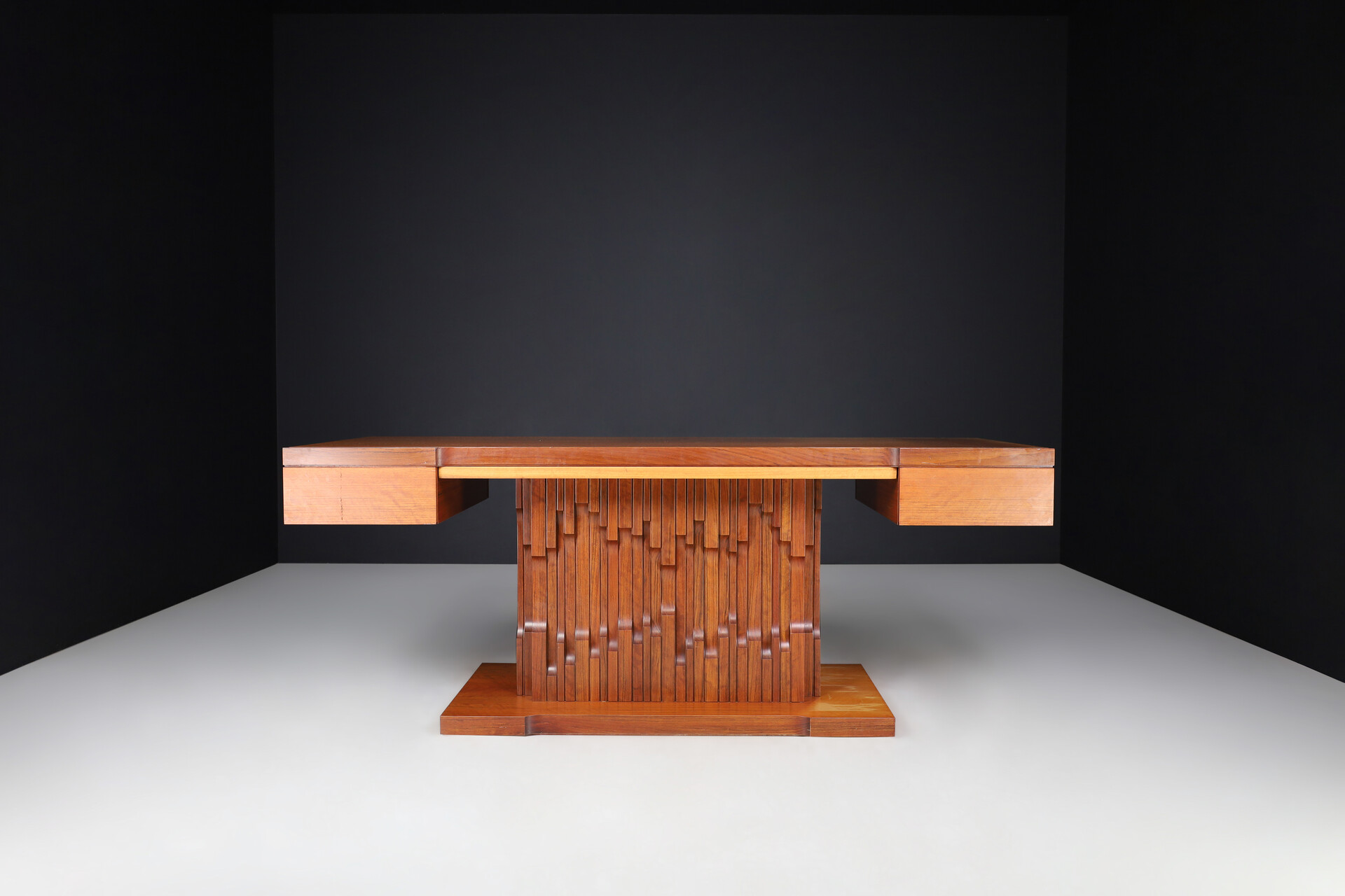 Brutalist Luciano Frigerio Presidential Writing desk in Walnut , Italy 1970s Late-20th century