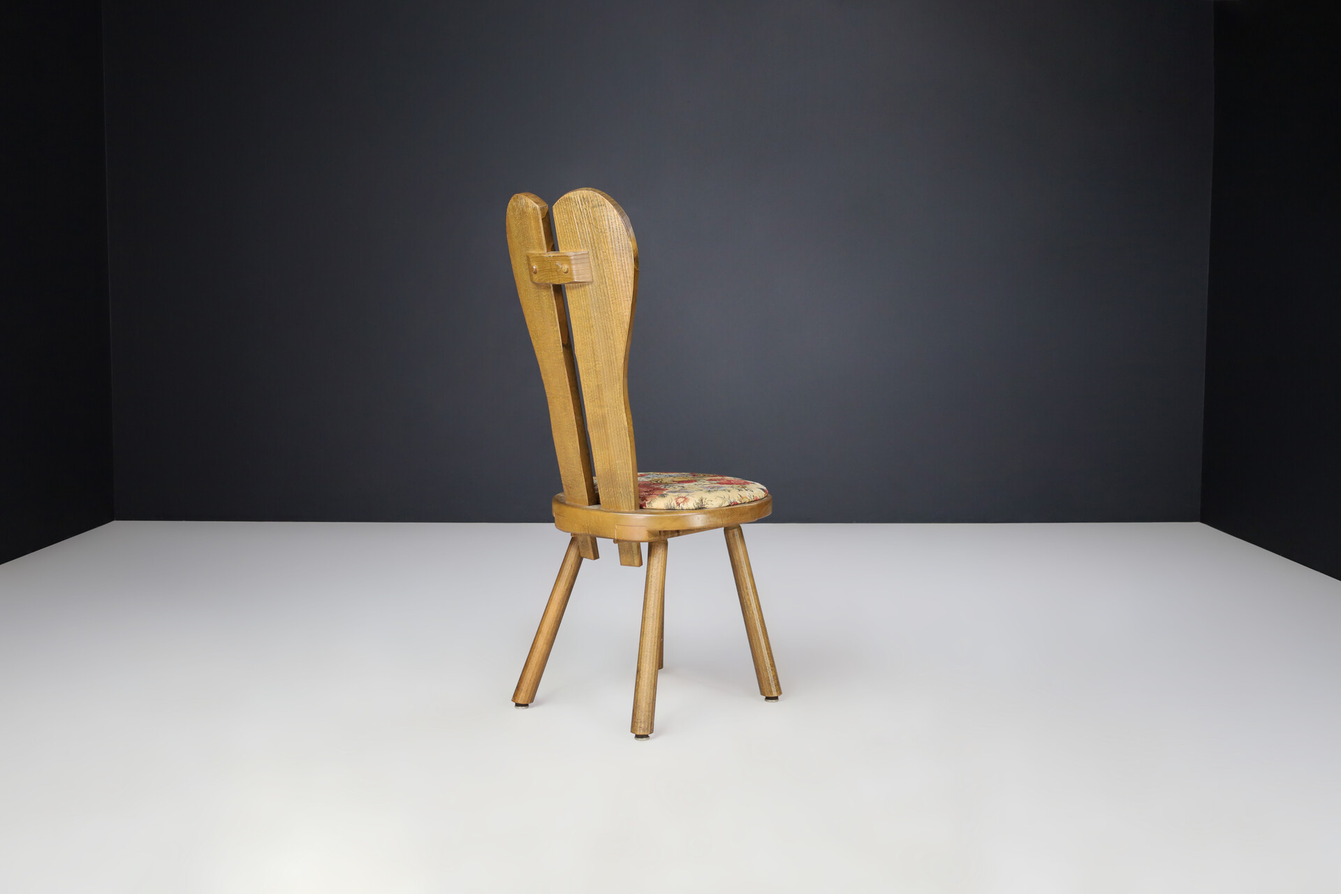 Brutalist Oak and Floral fabric Dining room chairs, France 1960s Mid-20th century