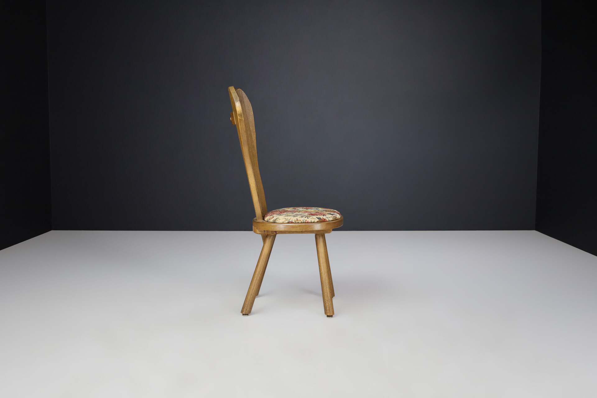 Brutalist Oak and Floral fabric Dining room chairs, France 1960s Mid-20th century