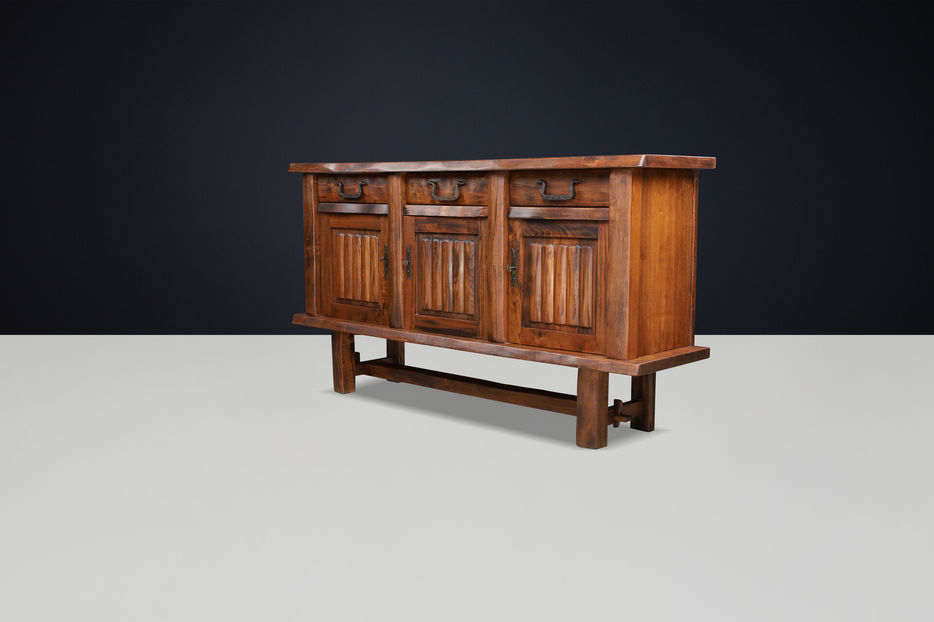 Brutalist Olavi Hanninen Elm sideboard for Mikko Nupponen, Finland, 1960s Mid-20th century
