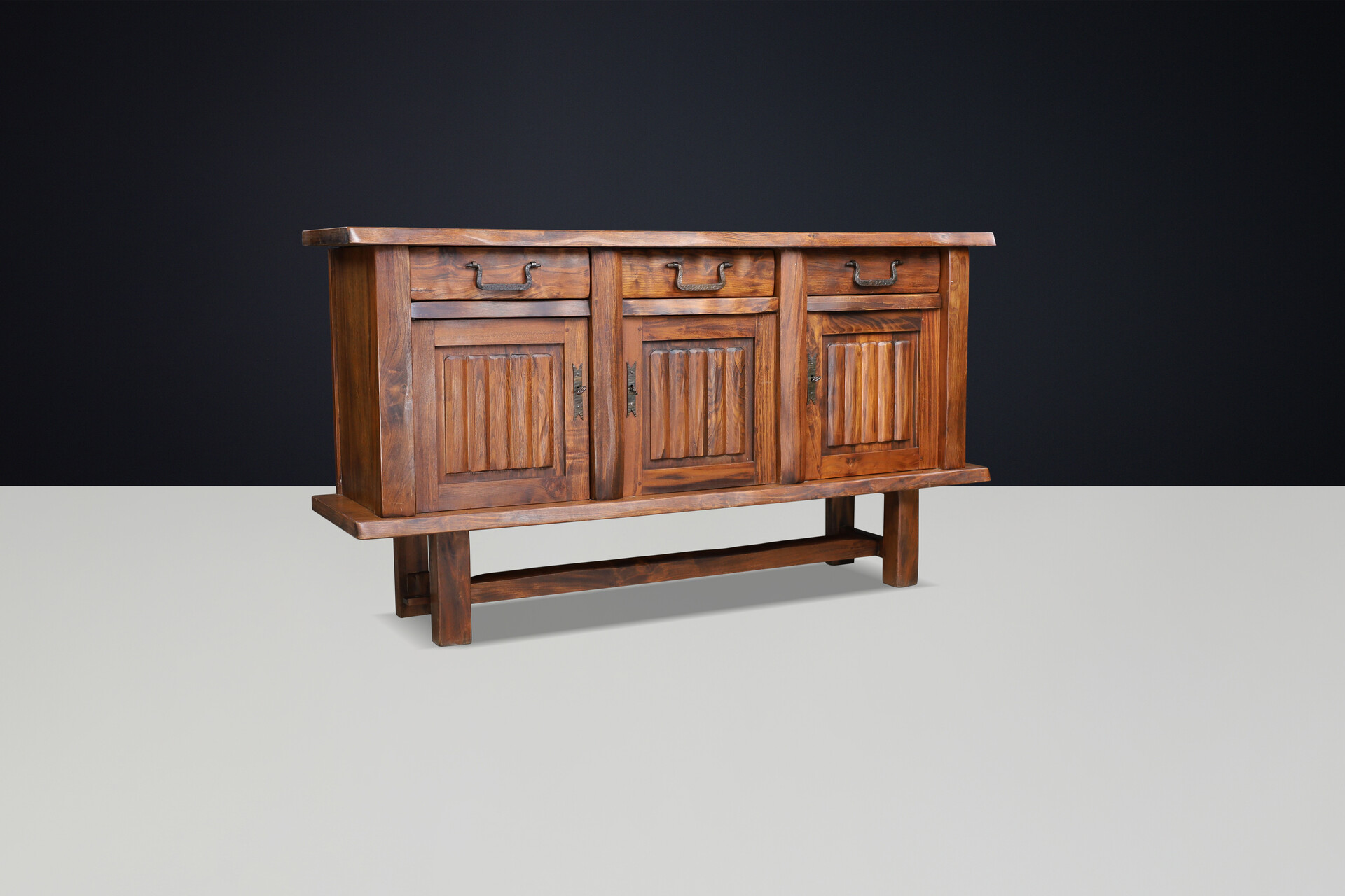 Brutalist Olavi Hanninen Elm sideboard for Mikko Nupponen, Finland, 1960s Mid-20th century