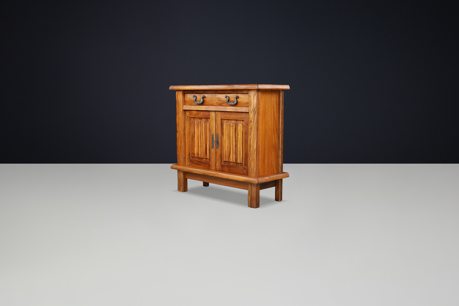 Brutalist Sideboard in Elm by Olavi Hänninen for Mikko Nupponen, Finland, 1958 Mid-20th century