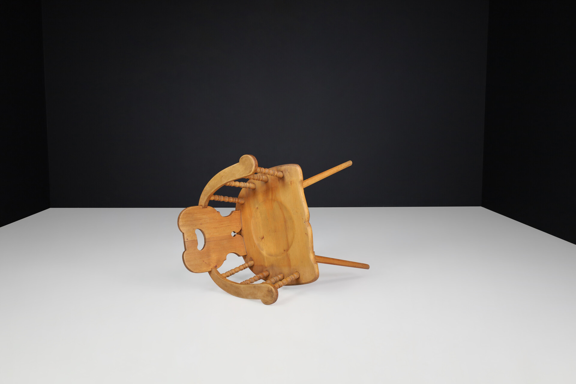 Country-farm house Pine armchair , Zwitzersland 1950s Mid-20th century