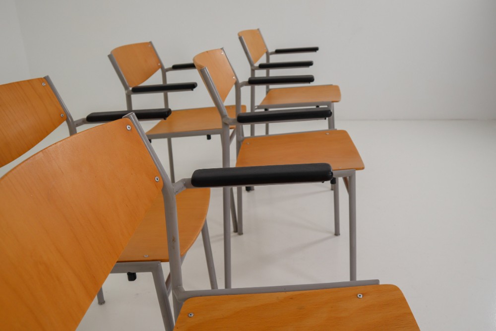 Crazy set of 100 x comfortable industrial plywood chairs, produced in Holland 
