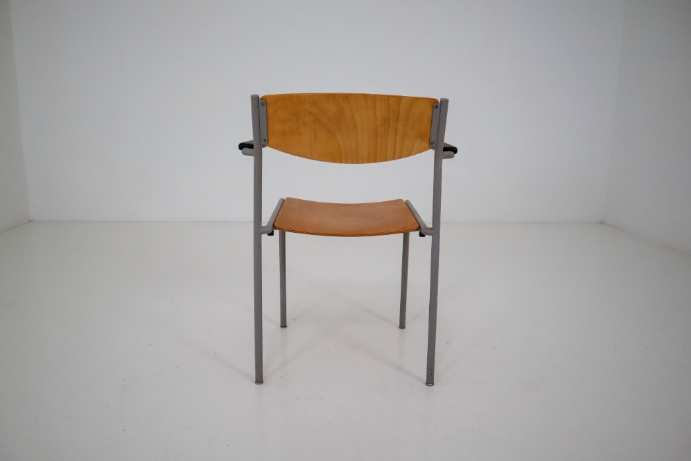 Crazy set of 100 x comfortable industrial plywood chairs, produced in Holland 