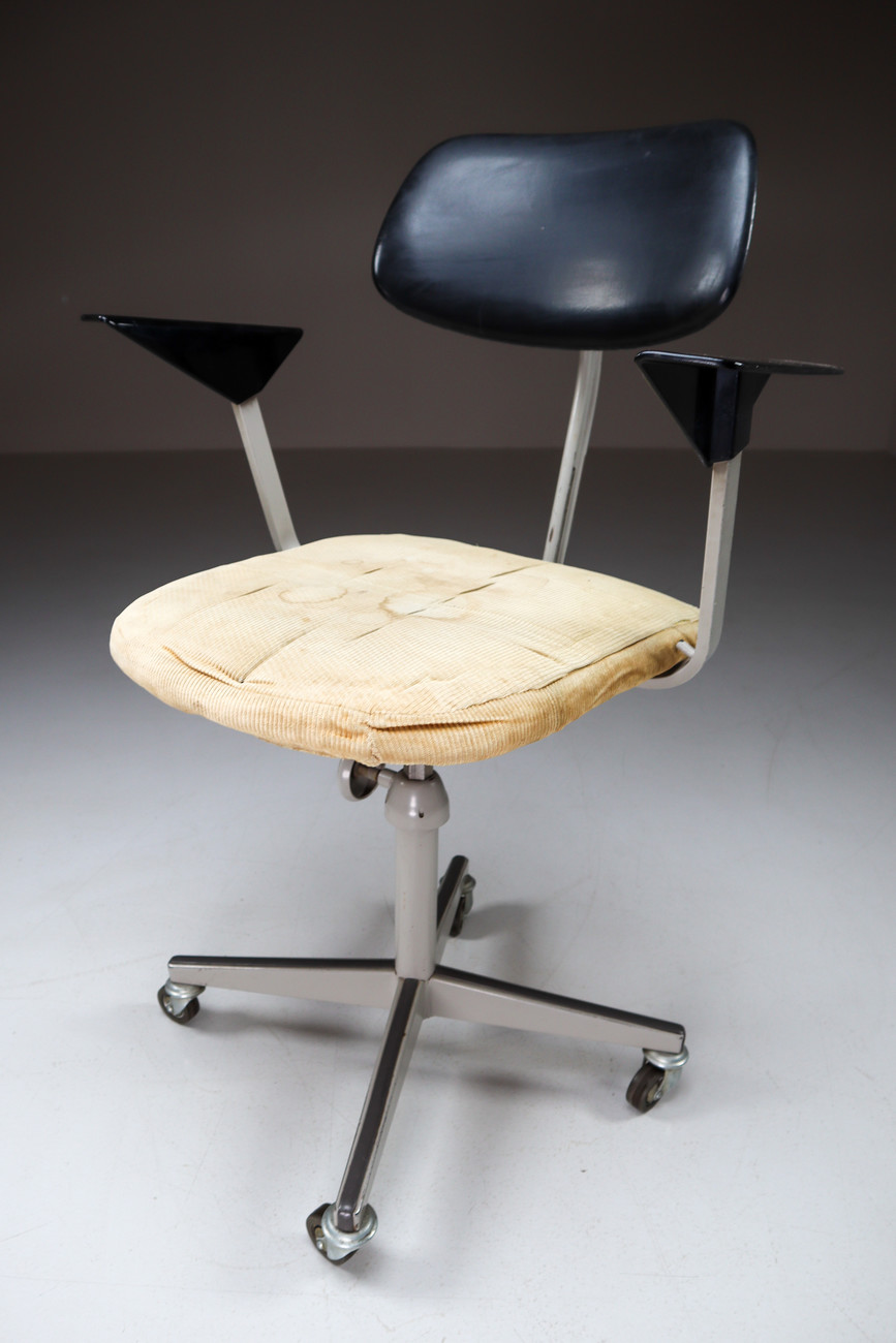 Dutch Architect Adjustable Revolving De Cirkel Chair by Friso Kramer Mid-20th century