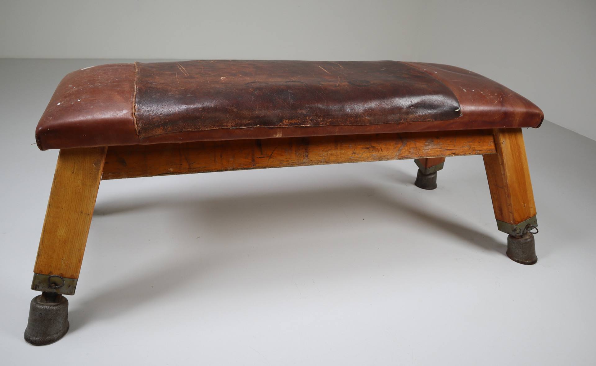 Dutch Vintage Patinated Leather Gym Bench or Table, Mid-20th century