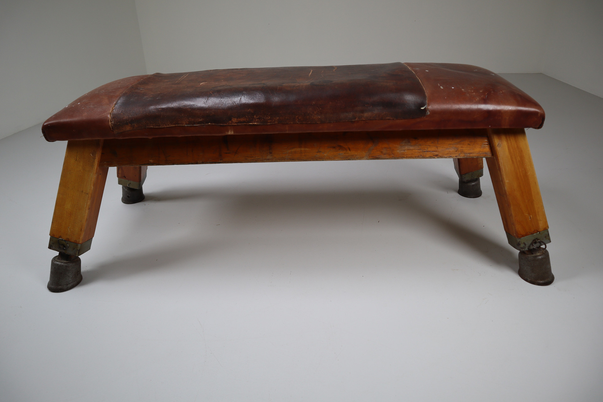 Dutch Vintage Patinated Leather Gym Bench or Table, Mid-20th century