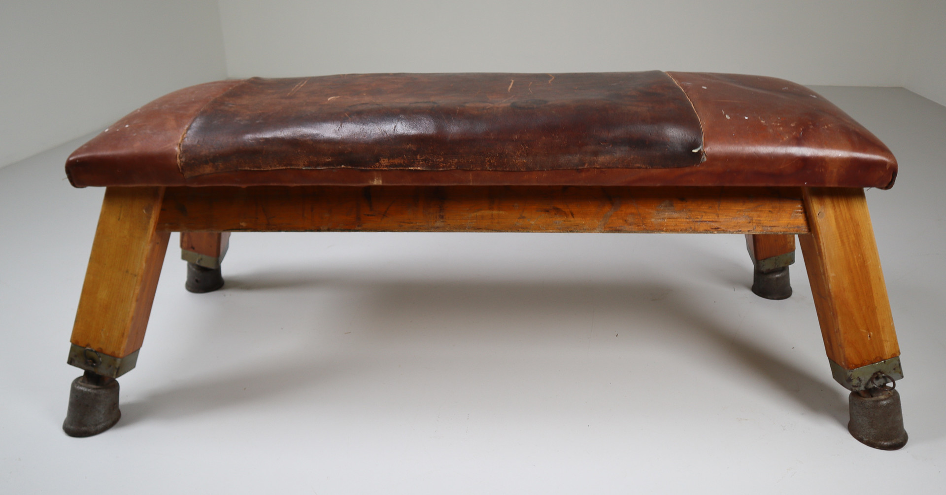 Dutch Vintage Patinated Leather Gym Bench or Table, Mid-20th century