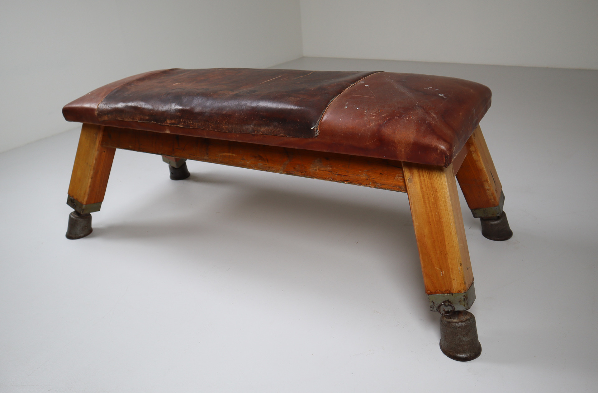 Dutch Vintage Patinated Leather Gym Bench or Table, Mid-20th century