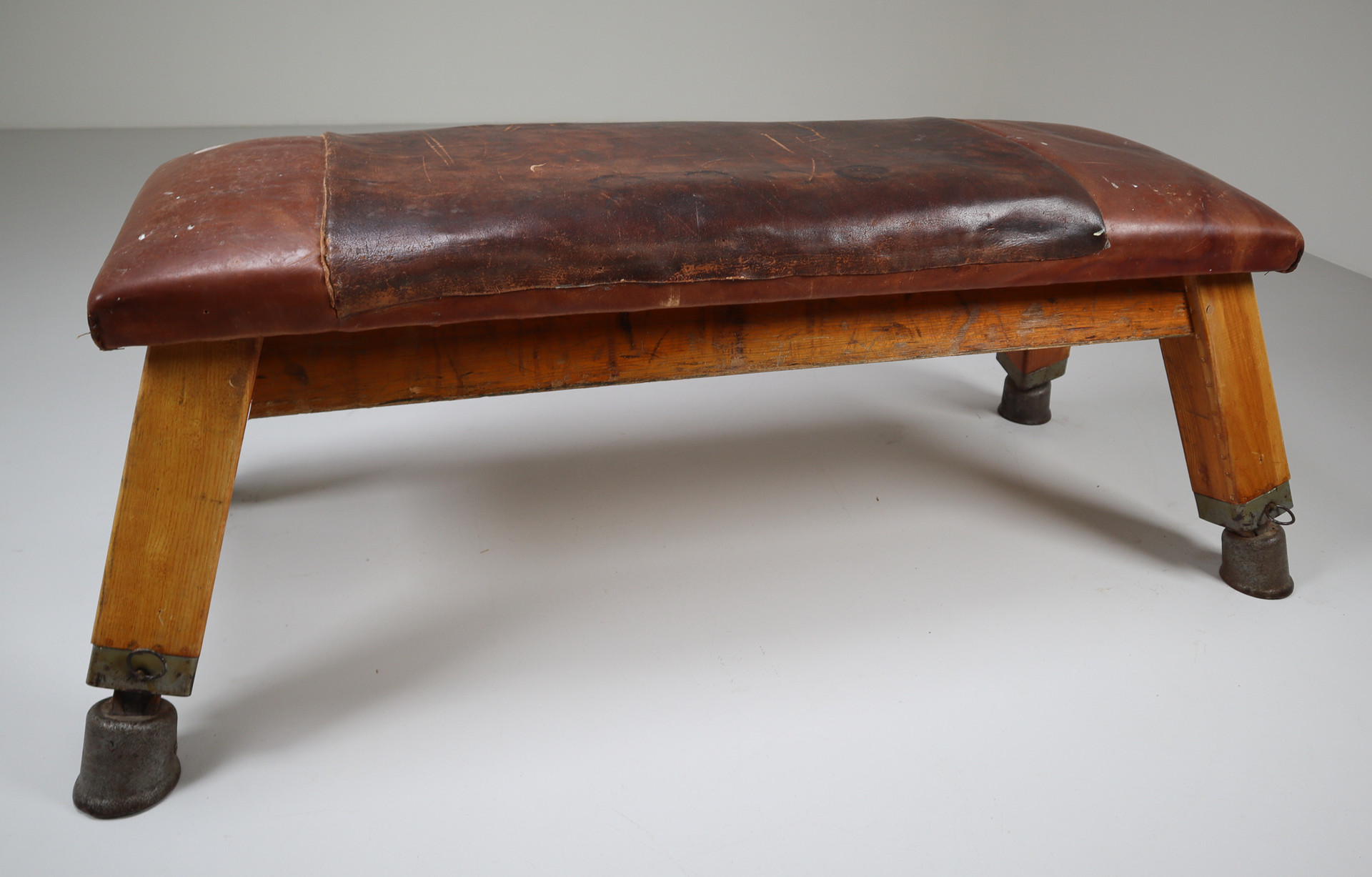 Dutch Vintage Patinated Leather Gym Bench or Table, Mid-20th century