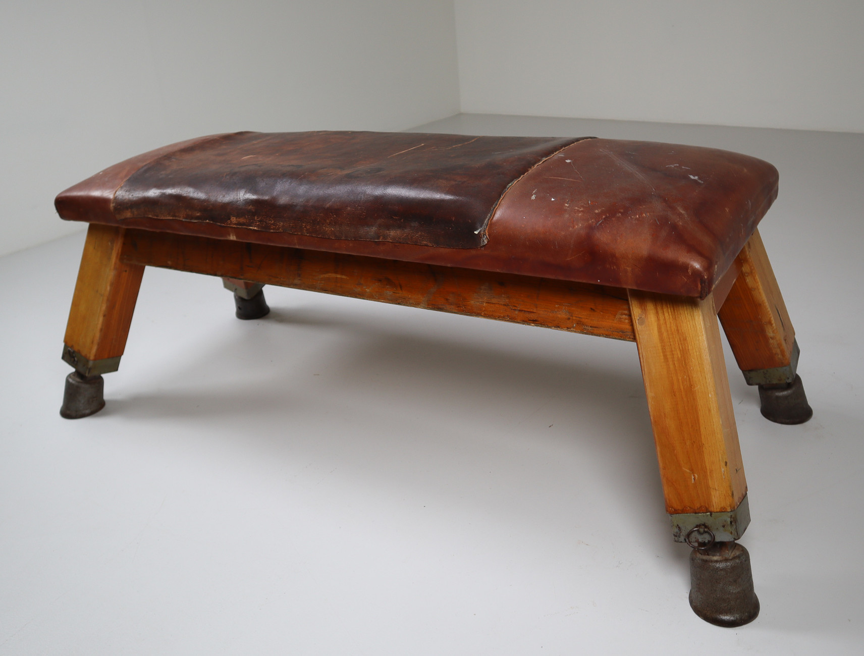 Dutch Vintage Patinated Leather Gym Bench or Table, Mid-20th century