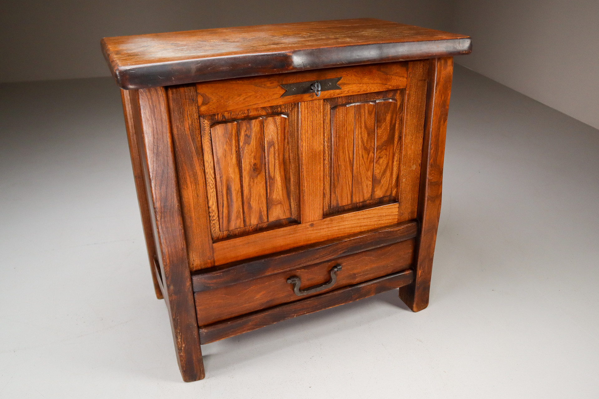 Elm cabinet by Olavi Hanninen, 1960s Mid-20th century