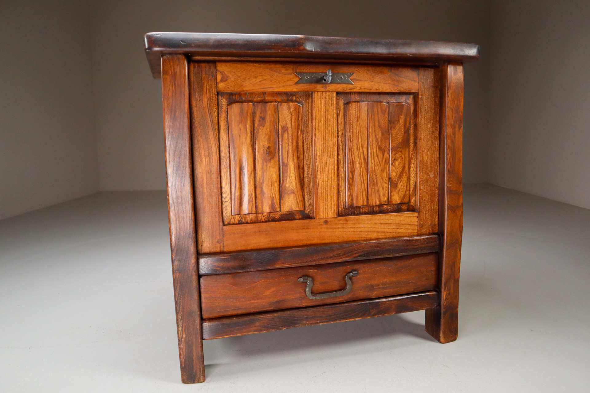 Elm cabinet by Olavi Hanninen, 1960s Mid-20th century