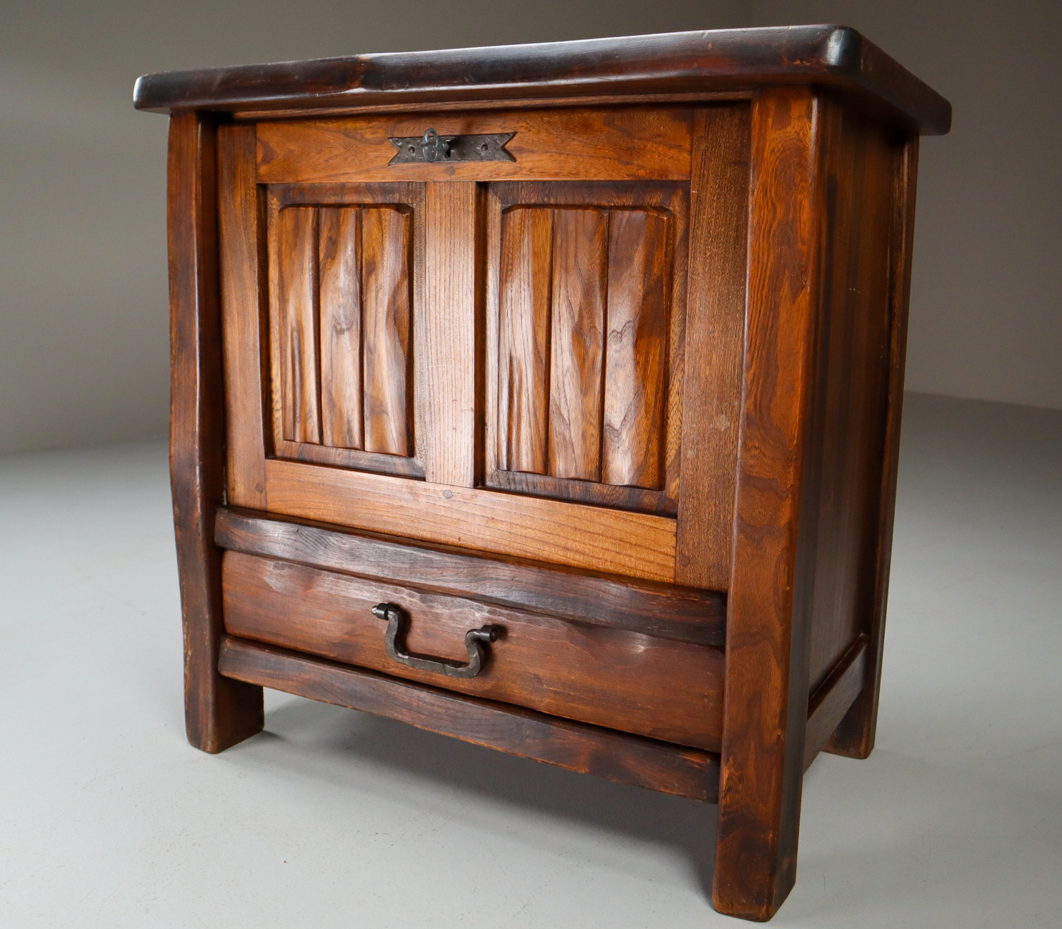 Elm cabinet by Olavi Hanninen, 1960s Mid-20th century