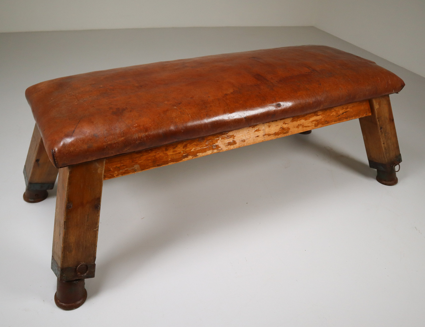 European Vintage Patinated Leather Gym Bench Or Table, Circa 1950s Early-20th century