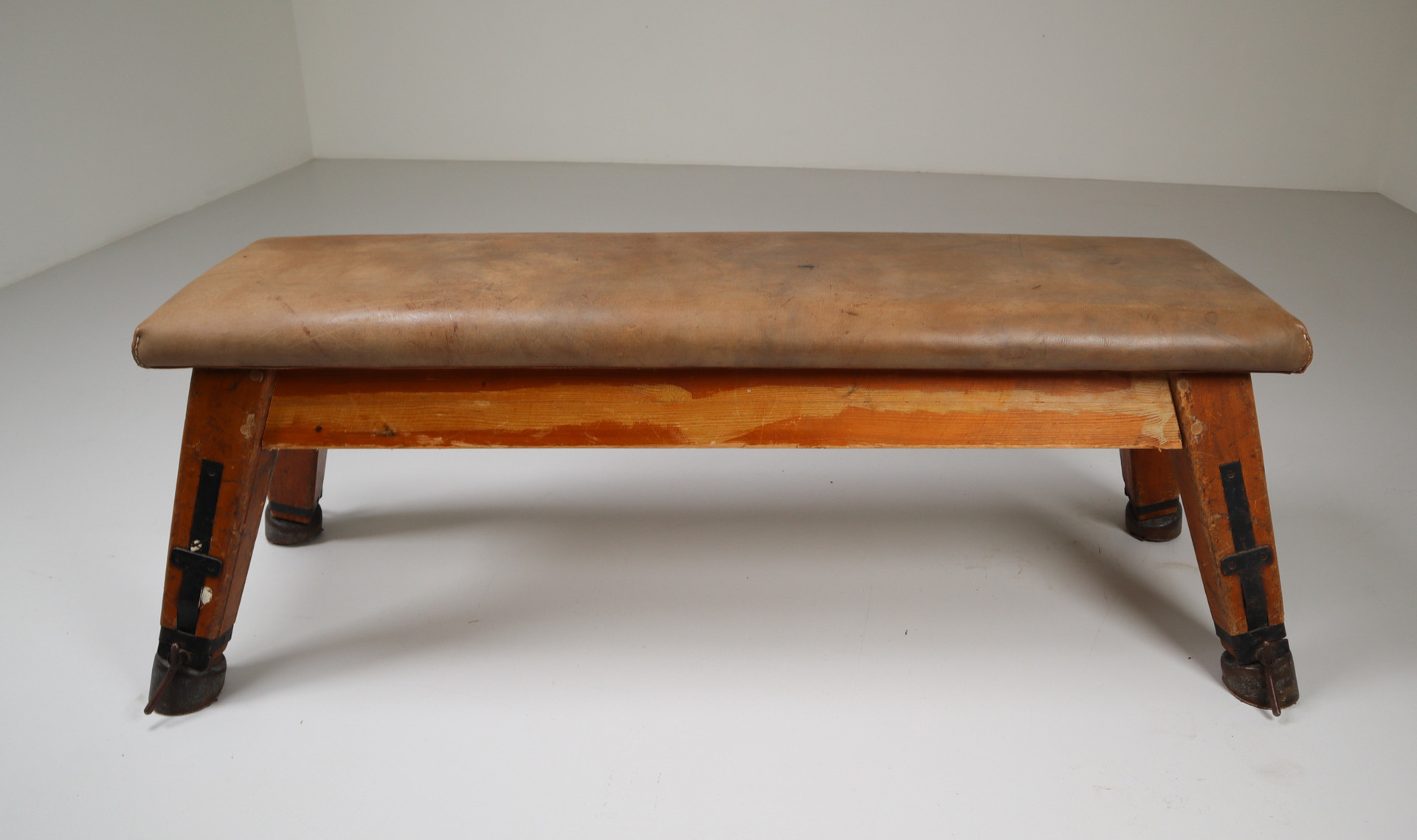 European Vintage Patinated Leather Gym Bench or Table, circa 1950s Mid-20th century