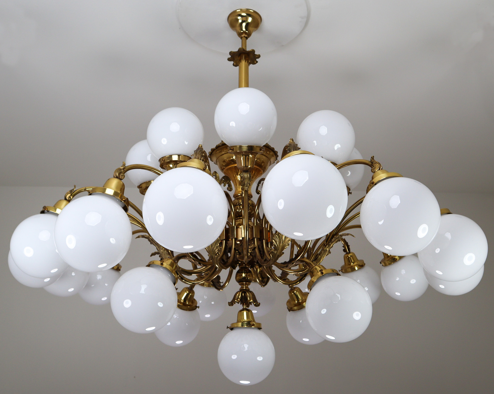Extra Large brass Chandelier Praque Early-20th century
