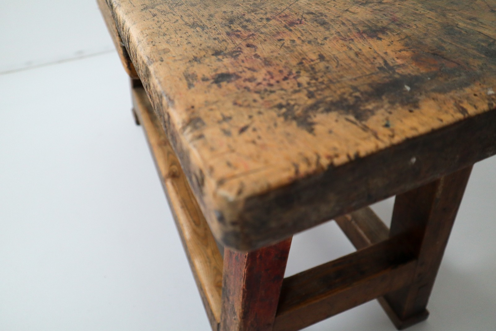 France Working Table 1850