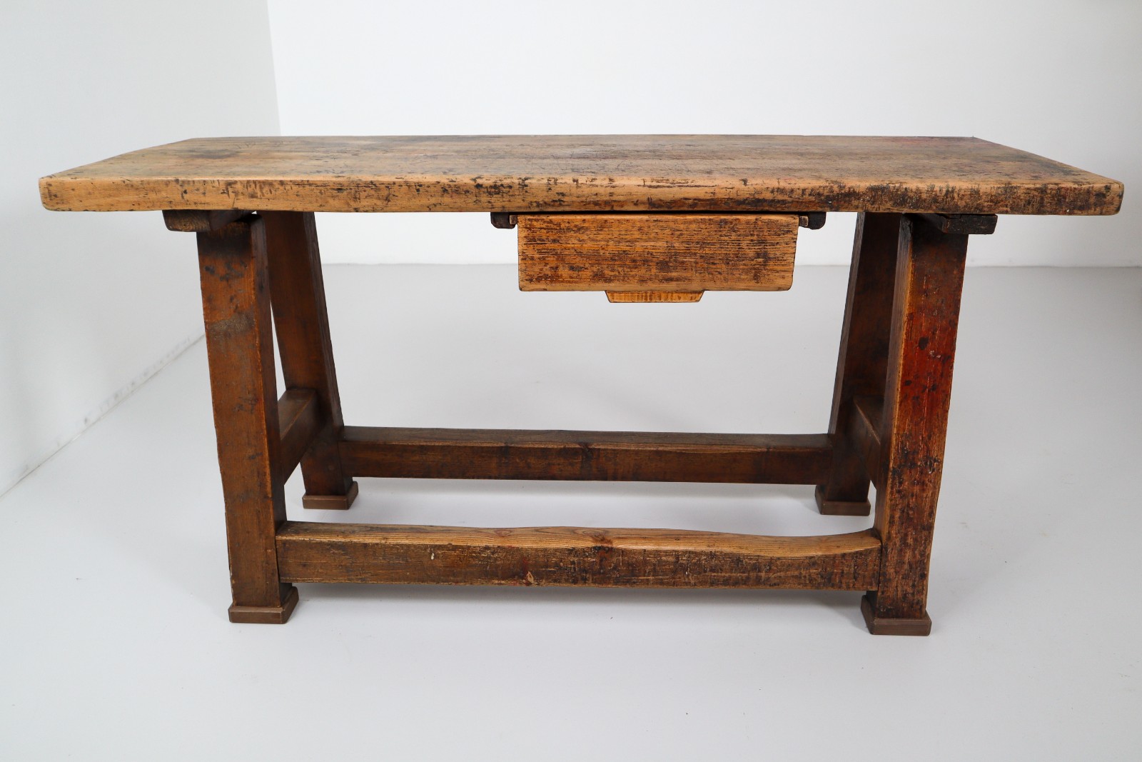 France Working Table 1850