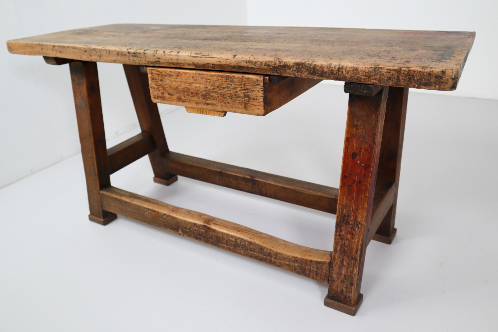 France Working Table 1850