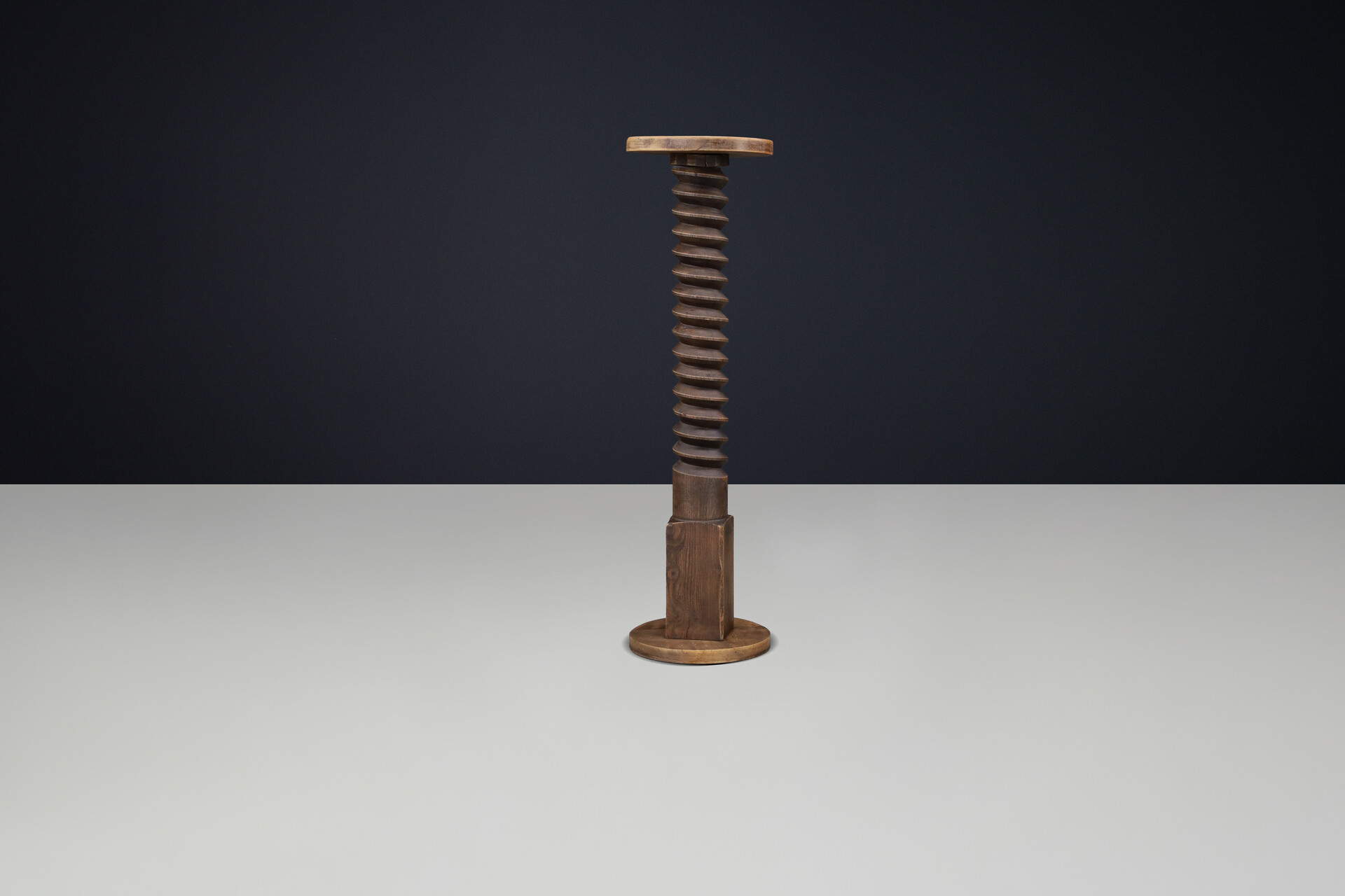 French Hand-Carved Spiral Wooden Pedestal with Original Patina, 1940s Early-20th century