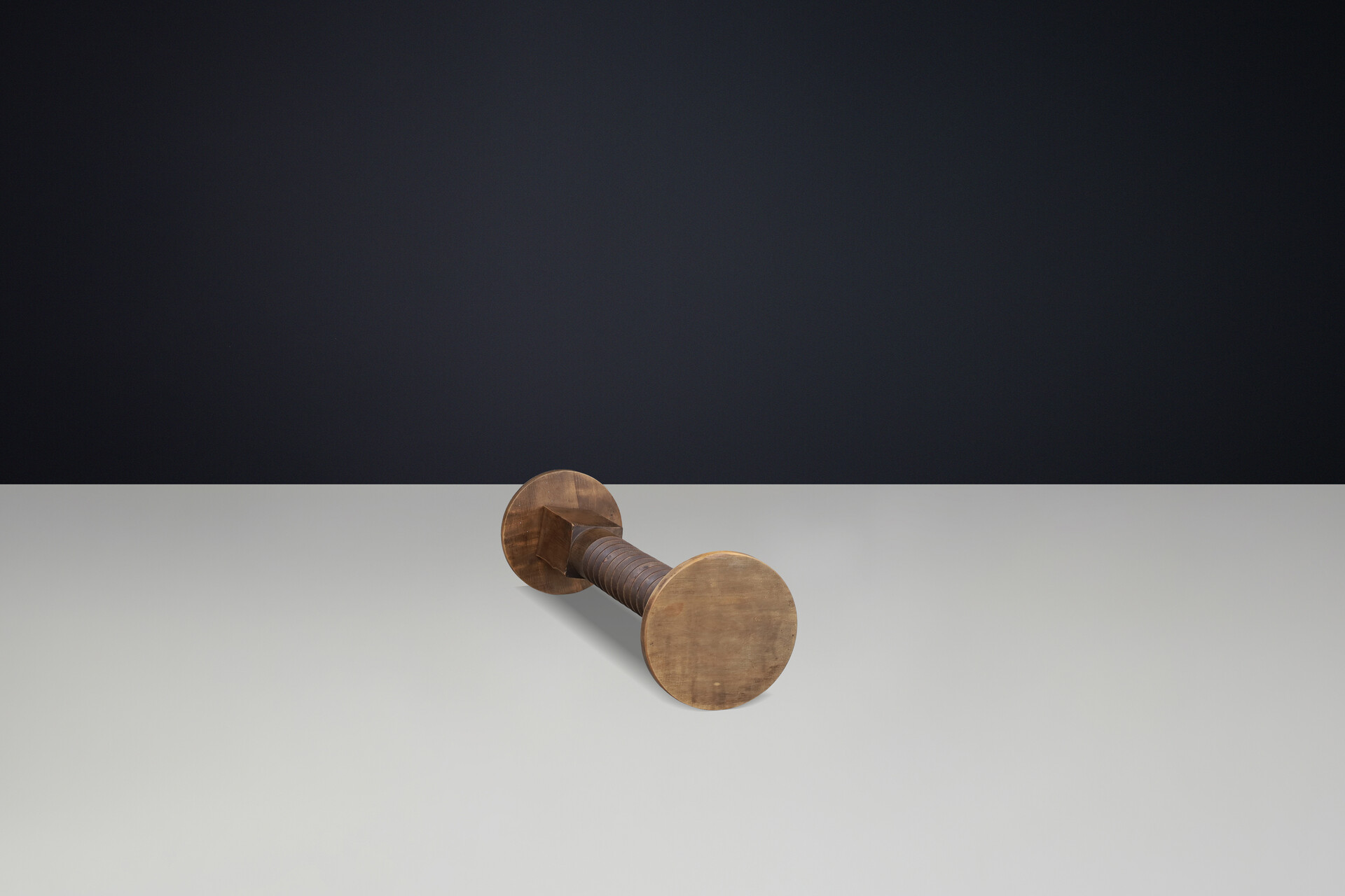 French Hand-Carved Spiral Wooden Pedestal with Original Patina, 1940s Early-20th century