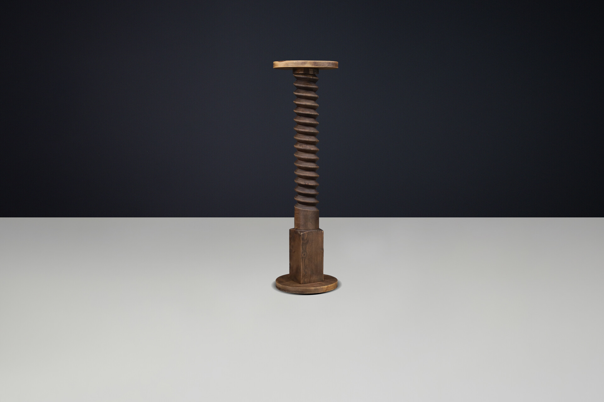 French Hand-Carved Spiral Wooden Pedestal with Original Patina, 1940s Early-20th century