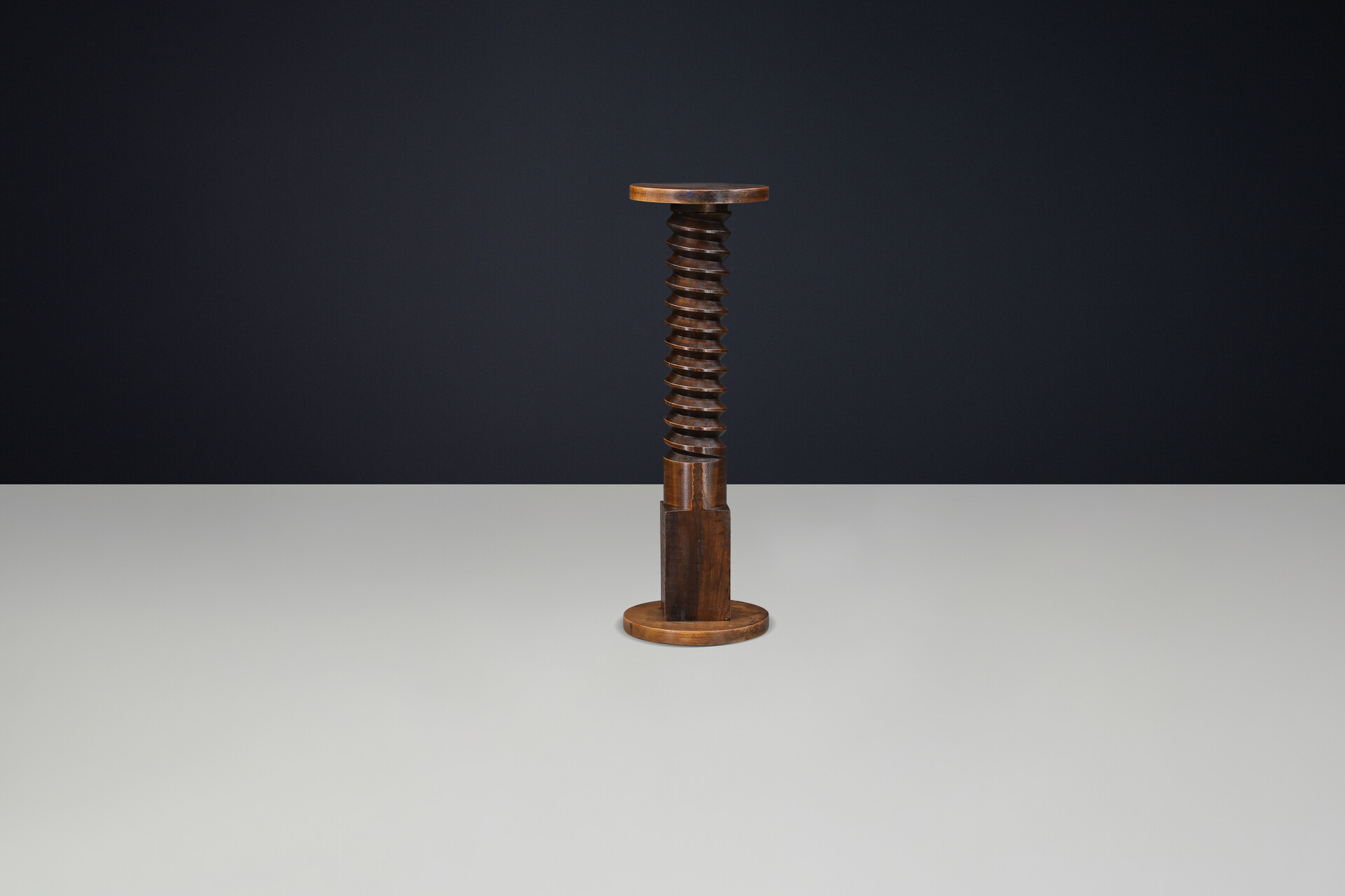 French Hand-Carved Spiral Wooden Pedestal with Original Patina, 1940s Mid-20th century
