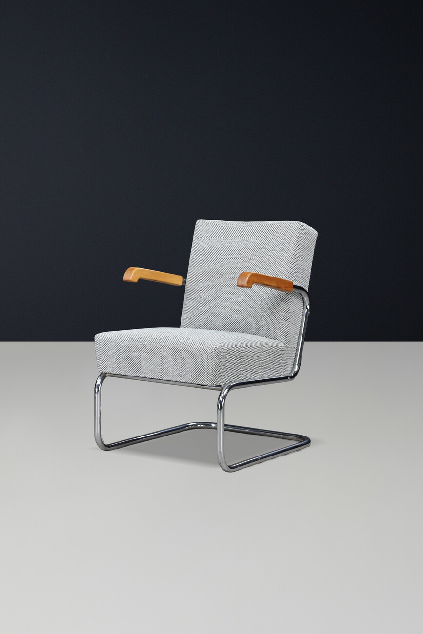 Functionalist Cantilever Armchairs with Wooden Armrests, Cz 1930 Early-20th century