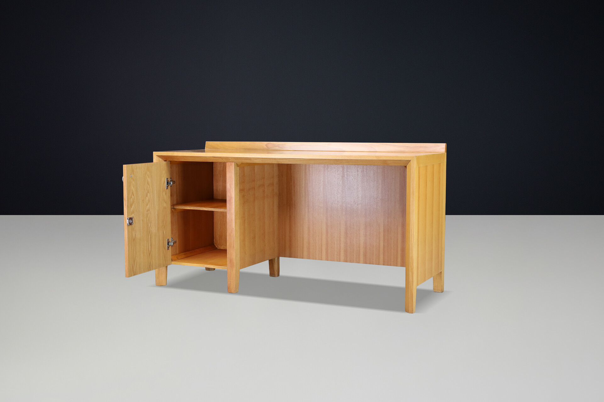 Giovanni Michelucci Geometric Inlaid Wood Desk, Italy, 1970s Late-20th century