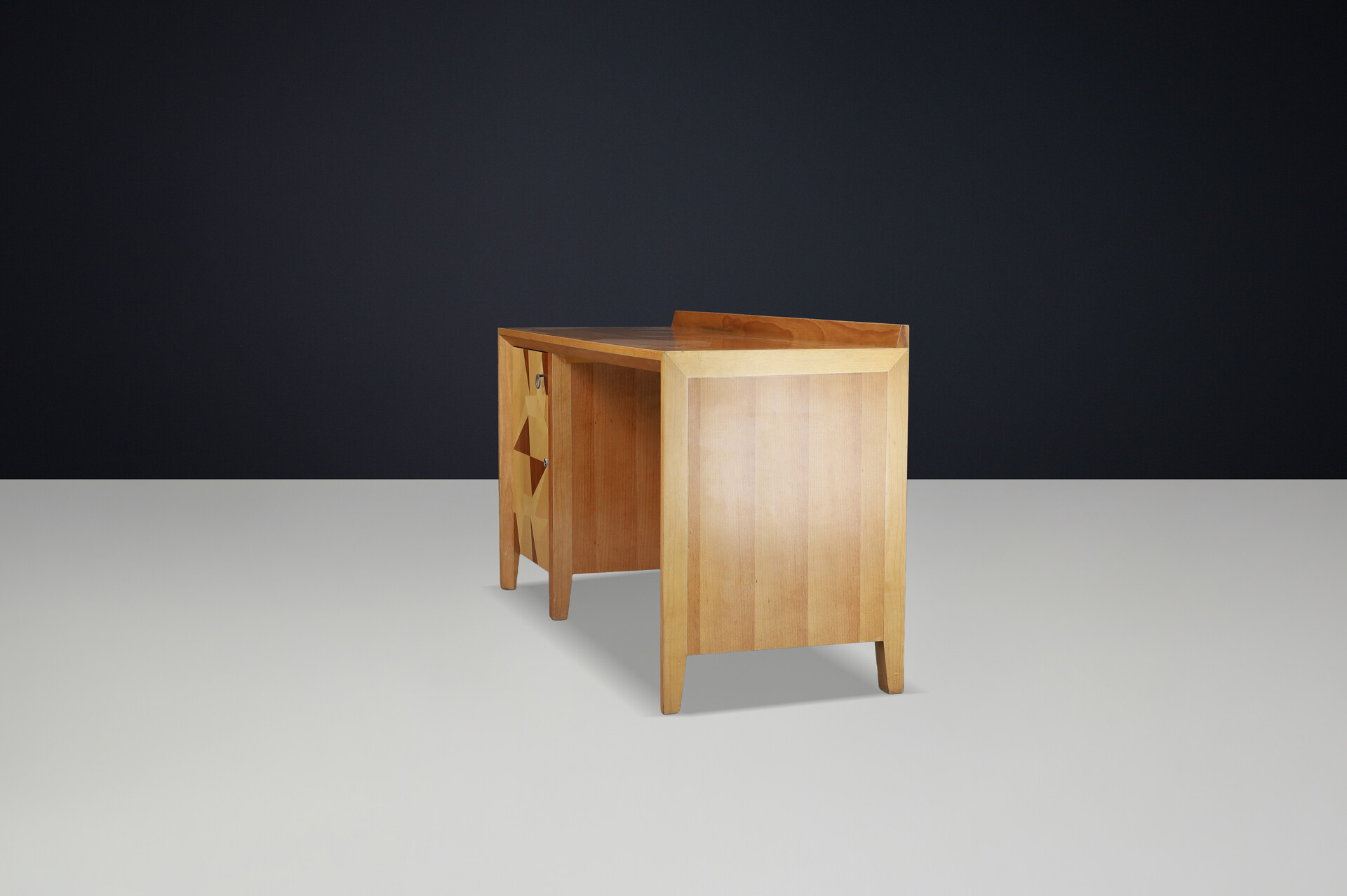 Giovanni Michelucci Geometric Inlaid Wood Desk, Italy, 1970s Late-20th century