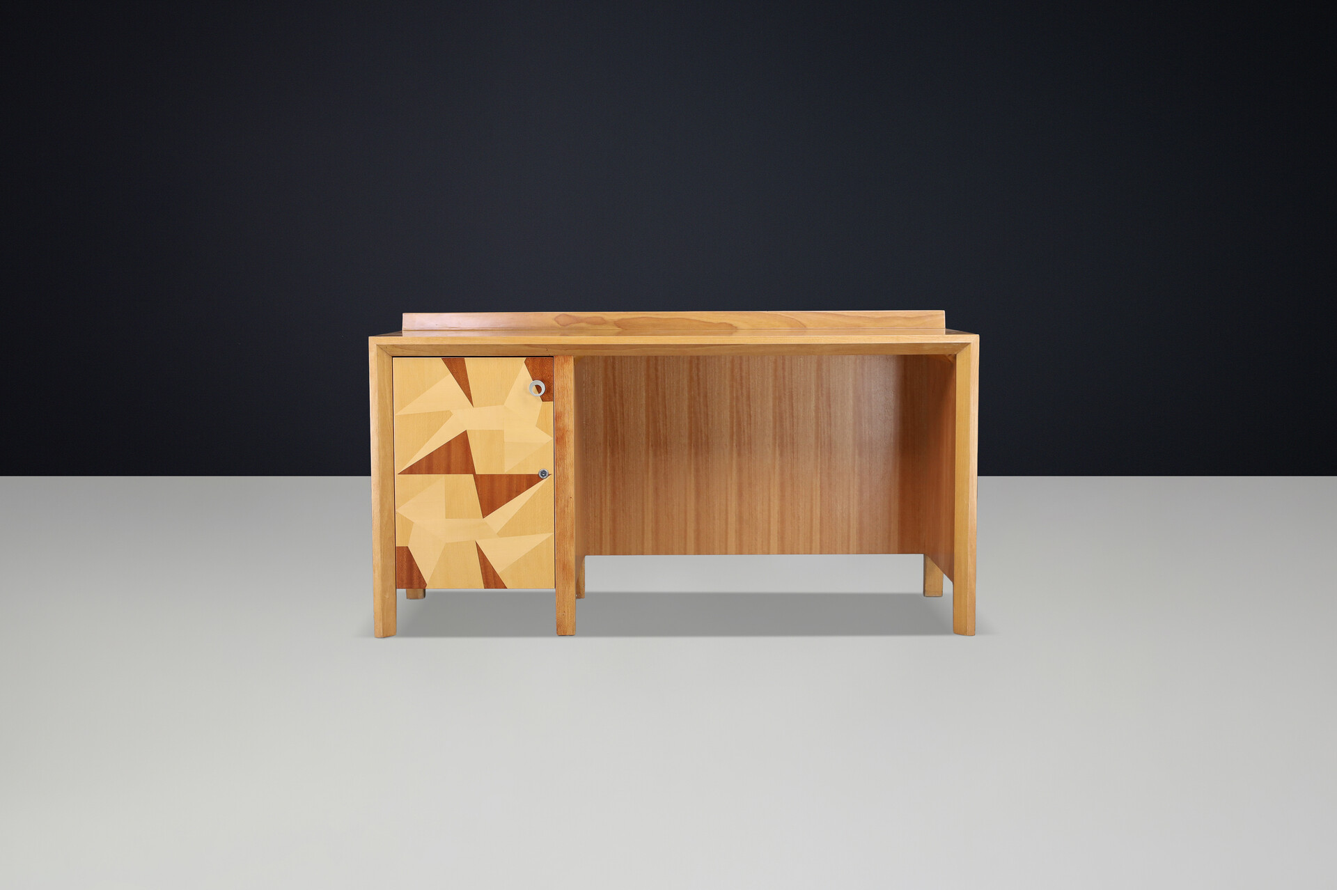 Giovanni Michelucci Geometric Inlaid Wood Desk, Italy, 1970s Late-20th century