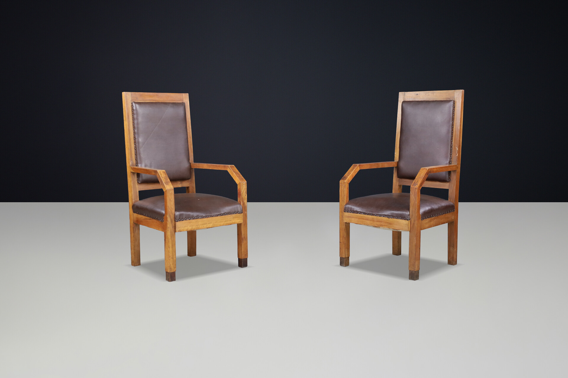 Giovanni Michelucci Patinated Oak and Leather Armchairs, Italy, 1930s Early-20th century