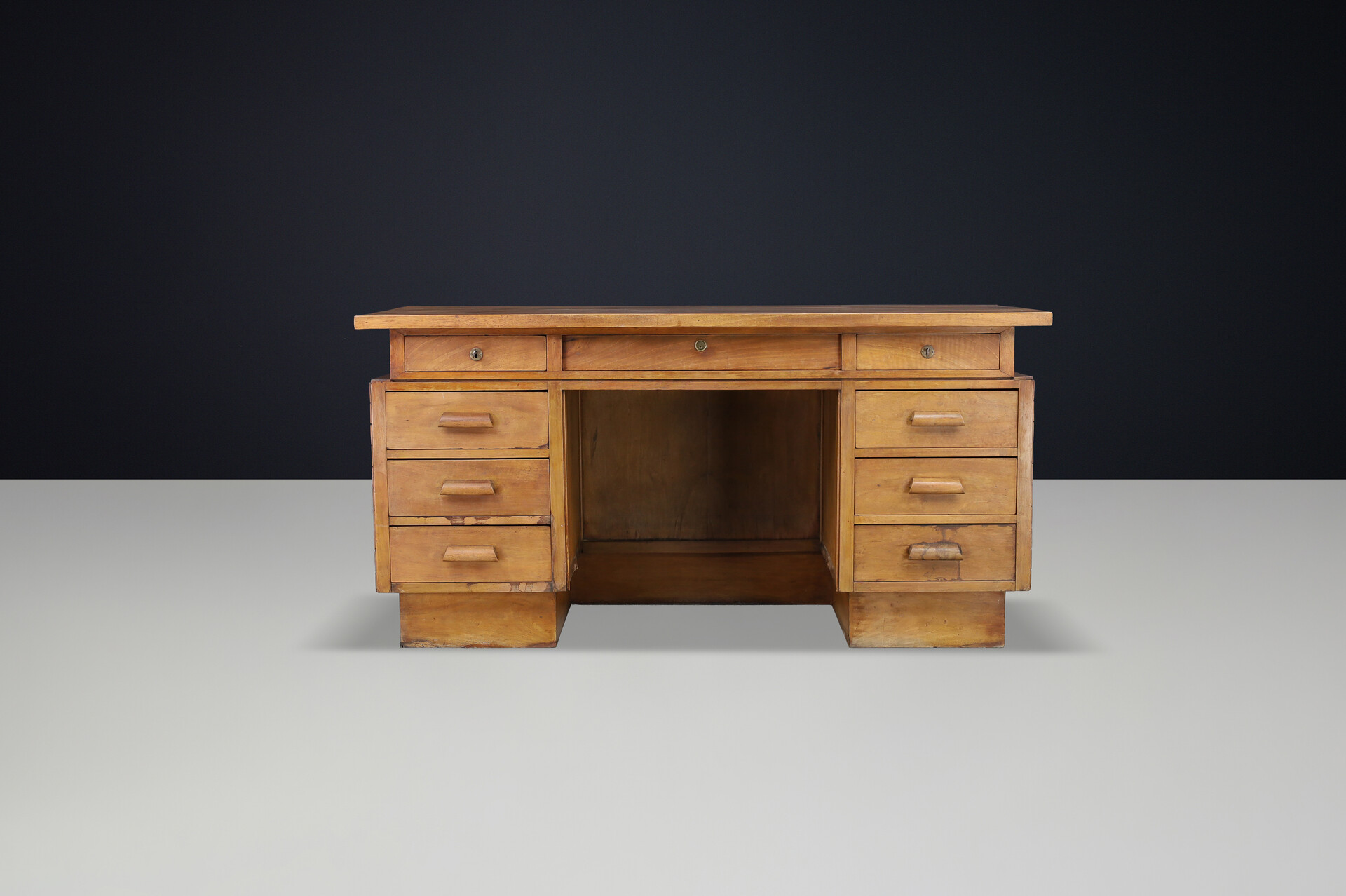 Giovanni Michelucci Patinated Oak pedestal desk, Italy 1930s Early-20th century