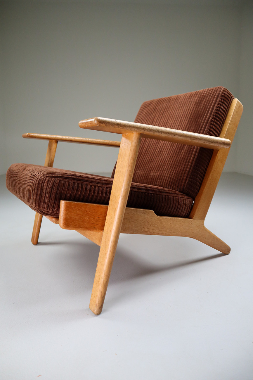 Hans J. Wegner GE290 Oak Framed Armchairs Designed for GETAMA-Denmark Mid-20th century
