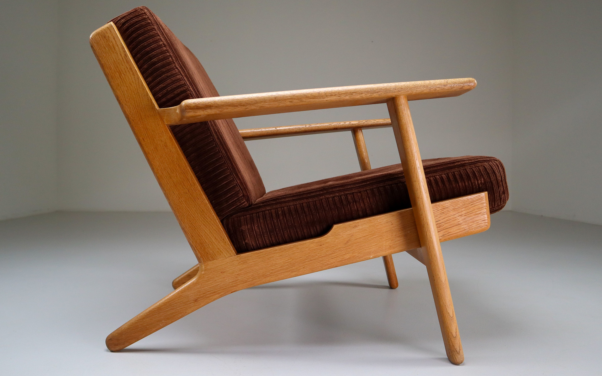 Hans J. Wegner GE290 Oak Framed Armchairs Designed for GETAMA-Denmark Mid-20th century