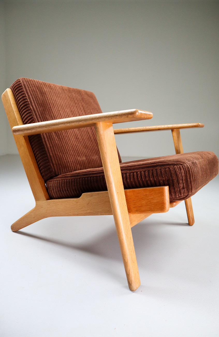 Hans J. Wegner GE290 Oak Framed Armchairs Designed for GETAMA-Denmark Mid-20th century