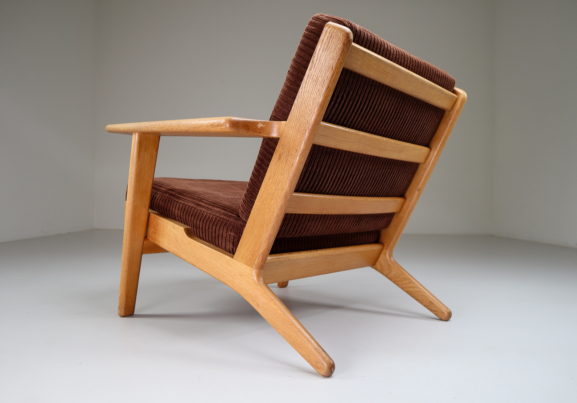 Hans J. Wegner GE290 Oak Framed Armchairs Designed for GETAMA-Denmark Mid-20th century