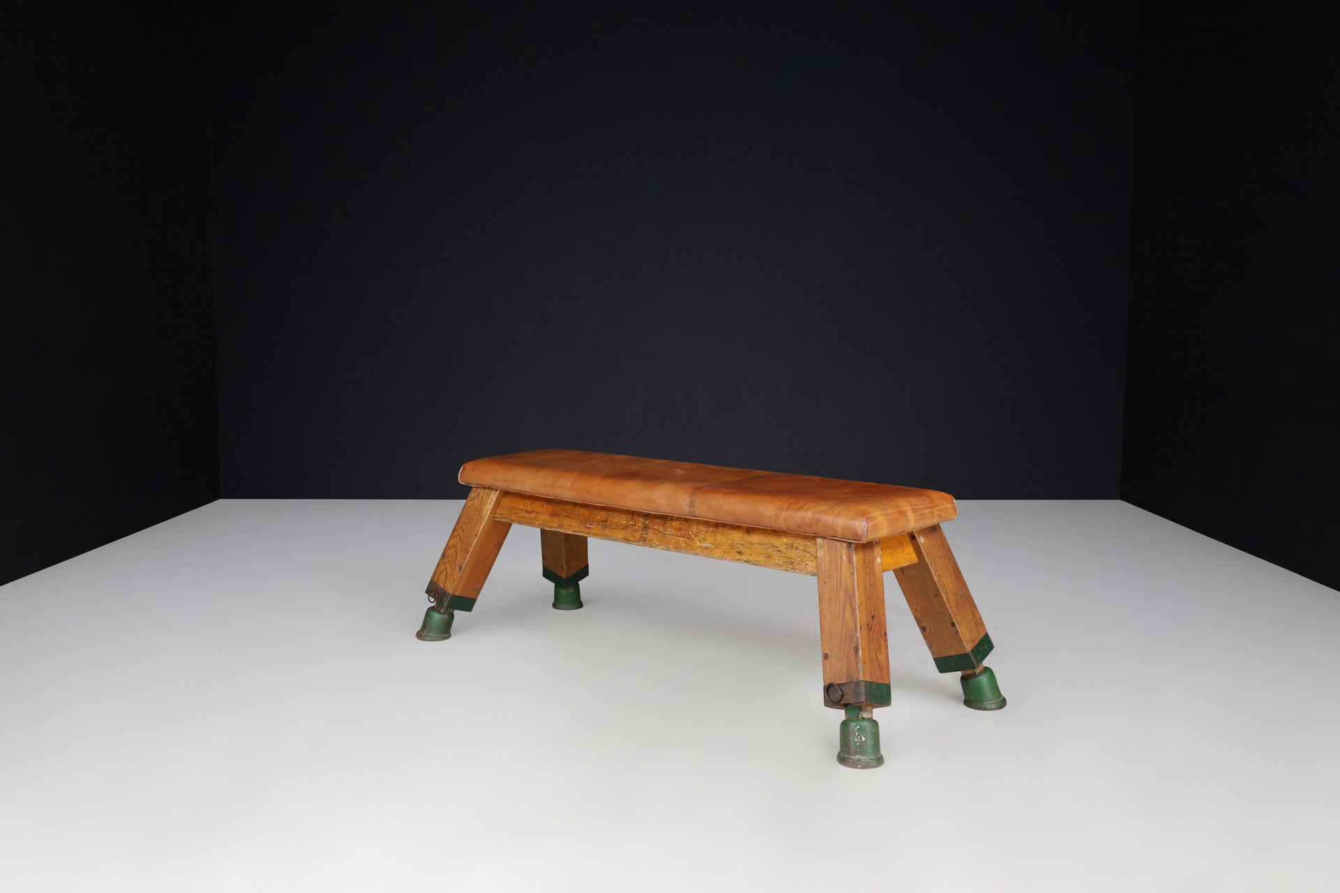 Industrial Patinated Leather Gym Bench Or Table, Circa 1950s Mid-20th century