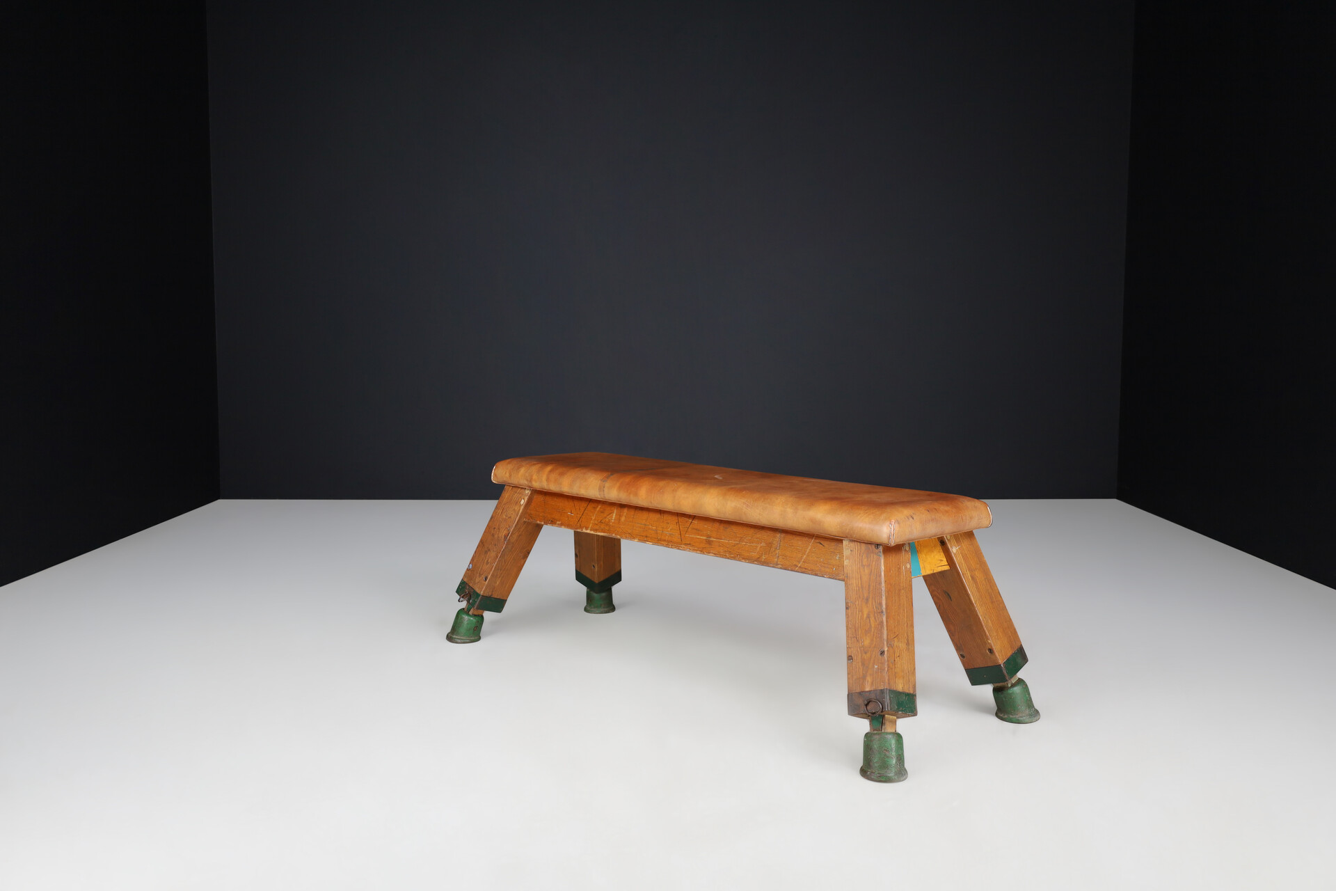 Industrial Patinated Leather Gym Bench Or Table, Circa 1950s Mid-20th century