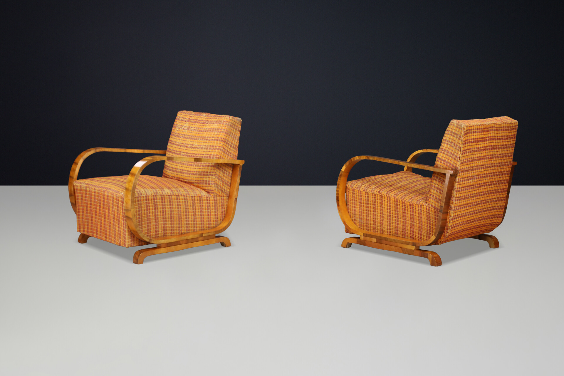 Italian Art Deco Walnut Armchairs with Curved Frames, Italy 1930s Early-20th century