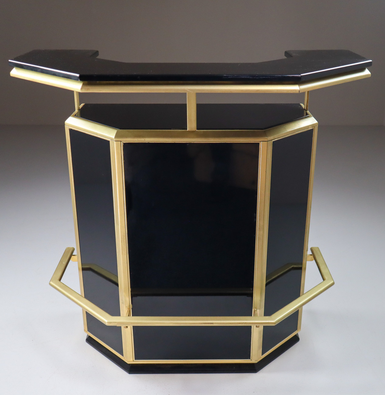 Italian House bar, 2 x stools and liquor display 1970s Late-20th century