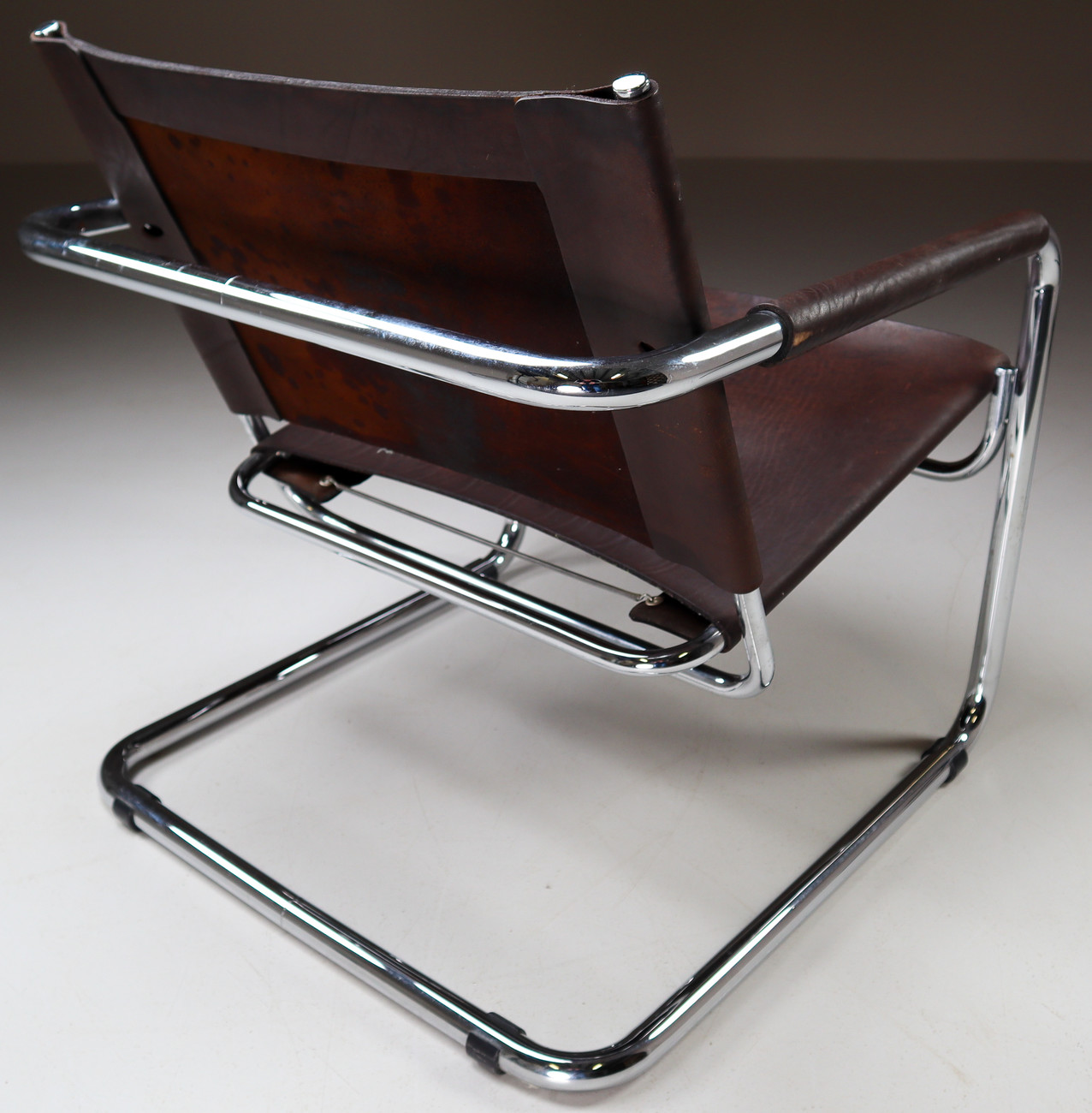 Italian Tubular Chrome Armchair in patinated saddle Leather 1970s Mid-20th century