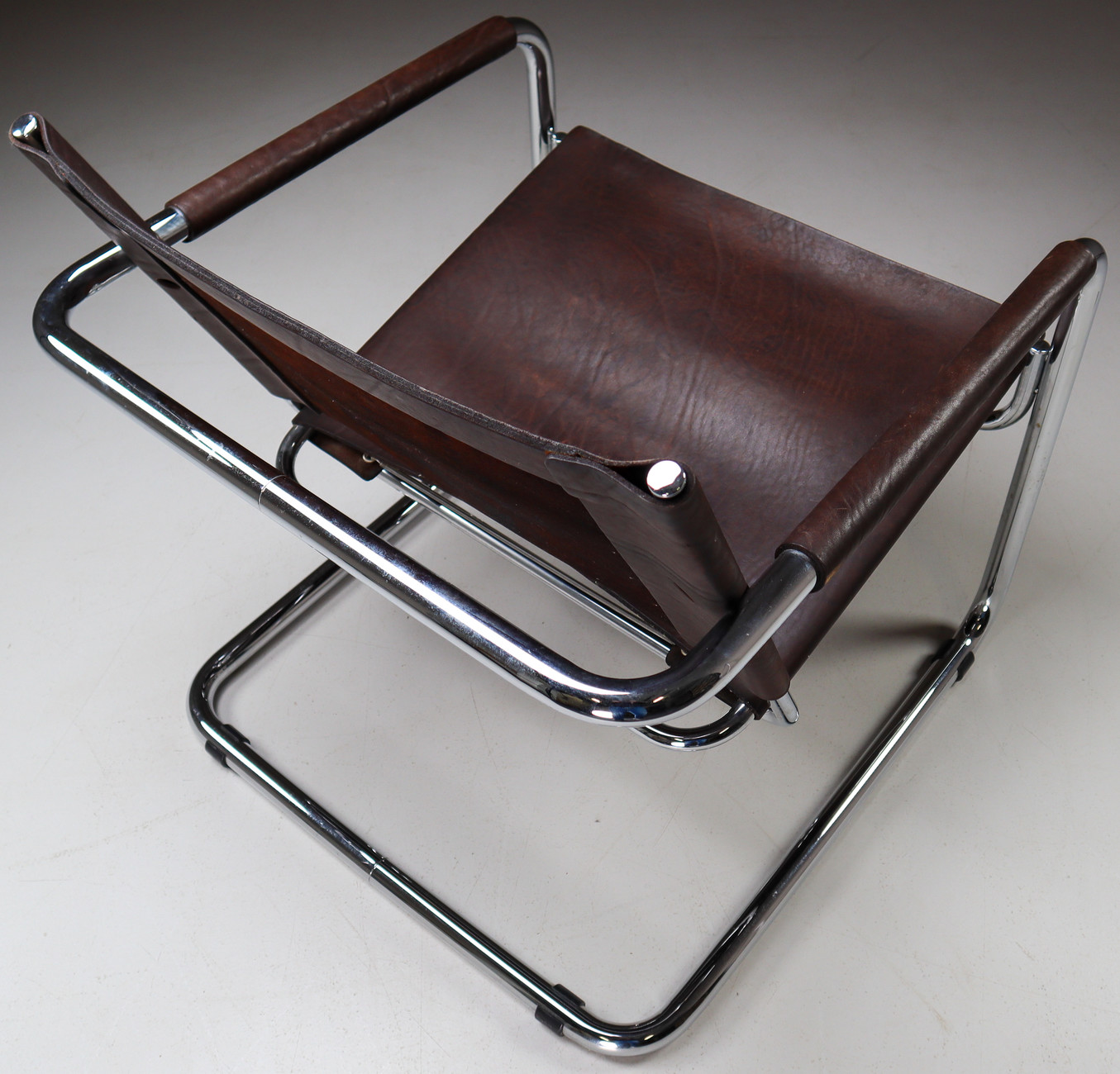 Italian Tubular Chrome Armchair in patinated saddle Leather 1970s Mid-20th century