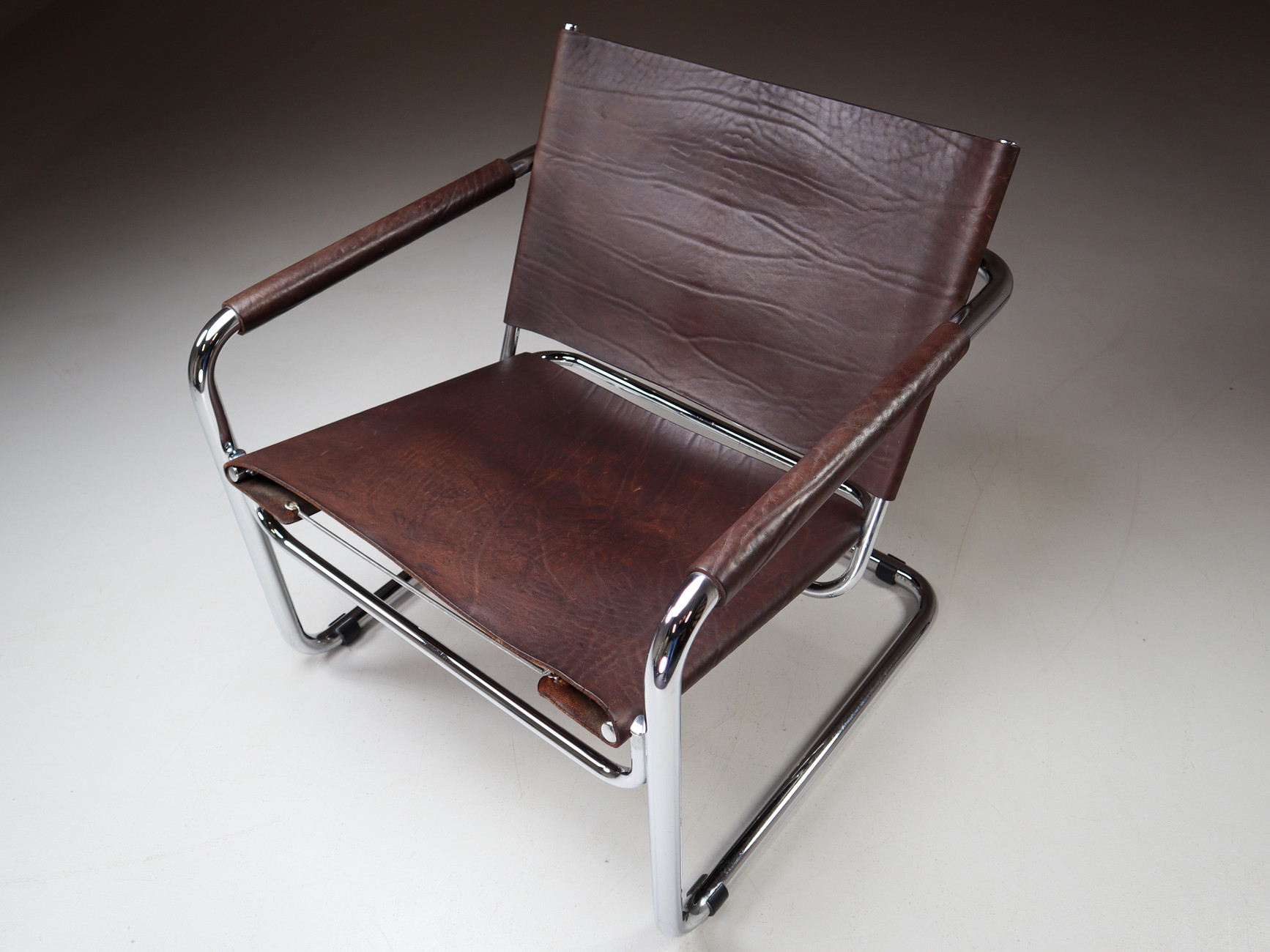 Italian Tubular Chrome Armchair in patinated saddle Leather 1970s Mid-20th century